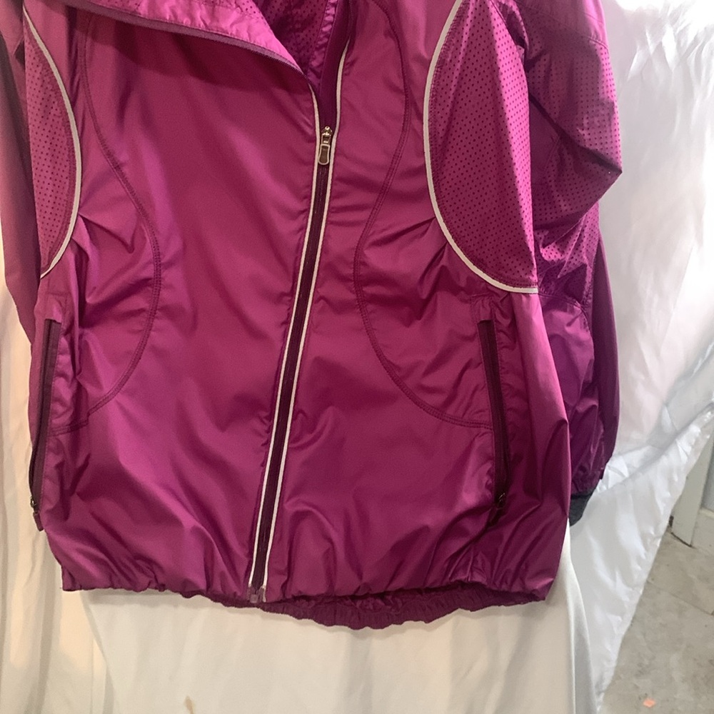 Lululemon Jacket - Picture 3 of 4